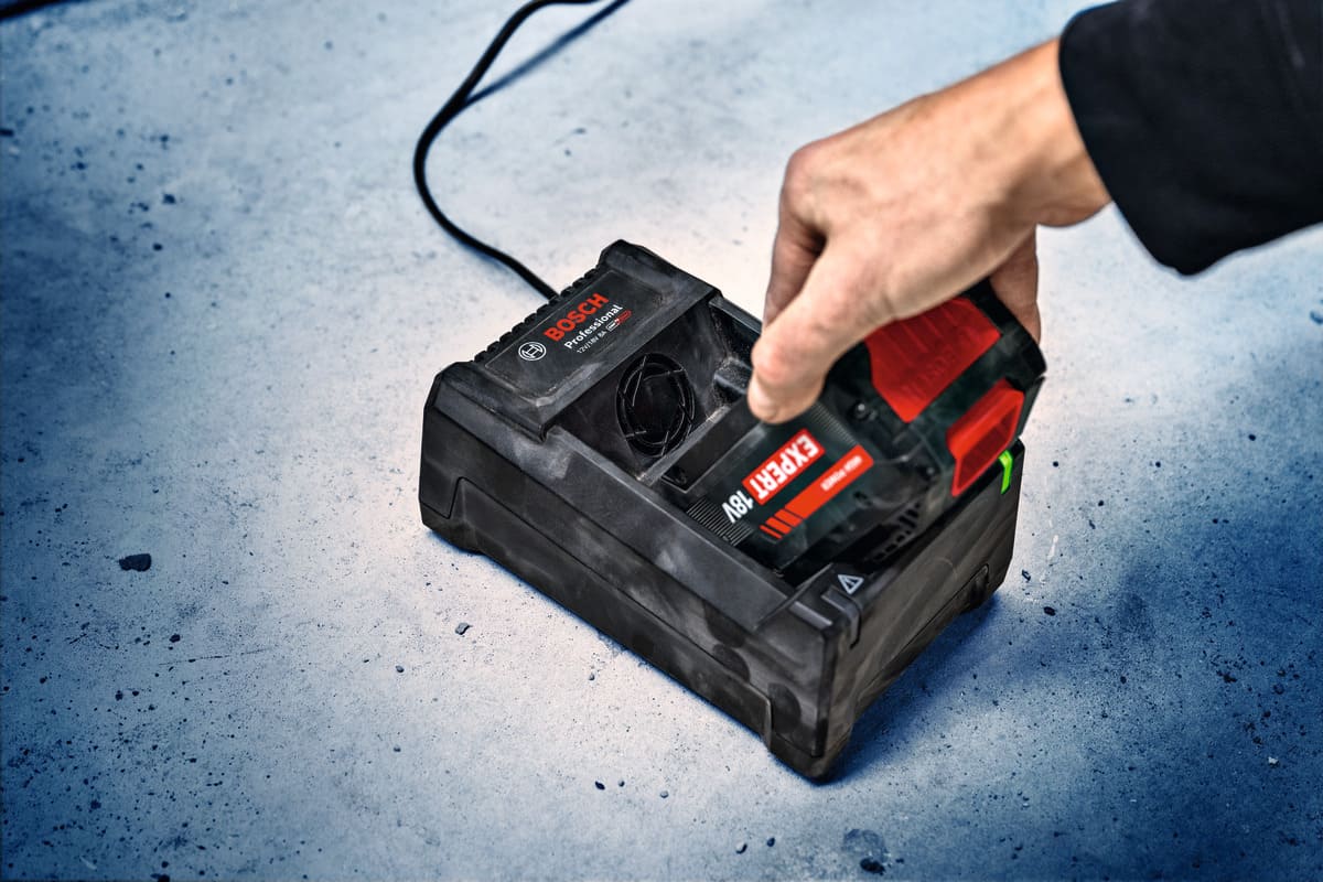 Bosch Akku Akkupack EXPERT 18V 5,5Ah - EXBA18V-55 - COOLPACK 2 2000W AMPShare