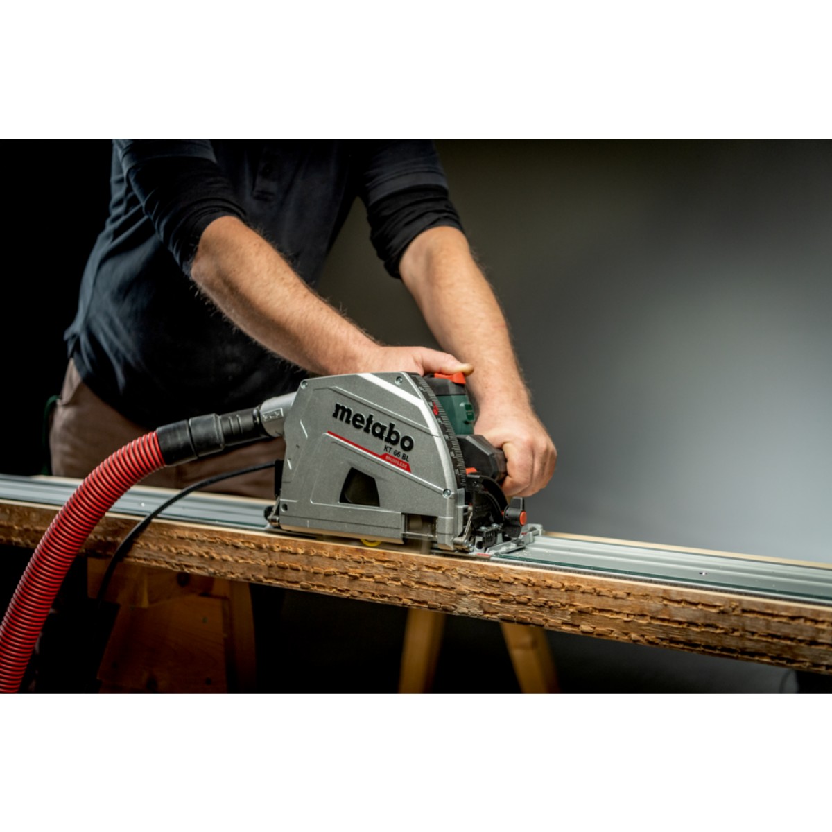 Metabo KT 66 BL Tauchkreissäge Set mit Führungsschiene FS 160, 1200 W